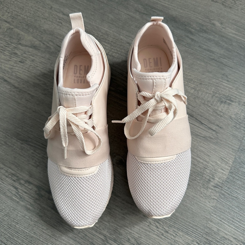 Demi Lovato for Fabletics Blush Pink Sneakers size 7.5